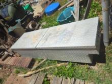 (BY)68 7/8" ALUMINUM TRUCK BOX, USED