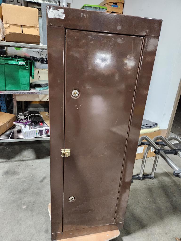 Metal Gun Locker