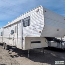 CAMPER TRAILER, TOY HAULER. 2004 KZ SPORTSMAN KZ29, 29FT. FIFTH WHEEL HITCH