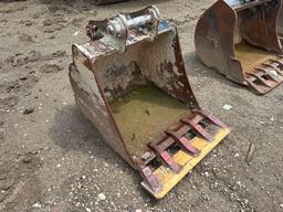 32IN. DIGGING BUCKET EXCAVATOR BUCKET