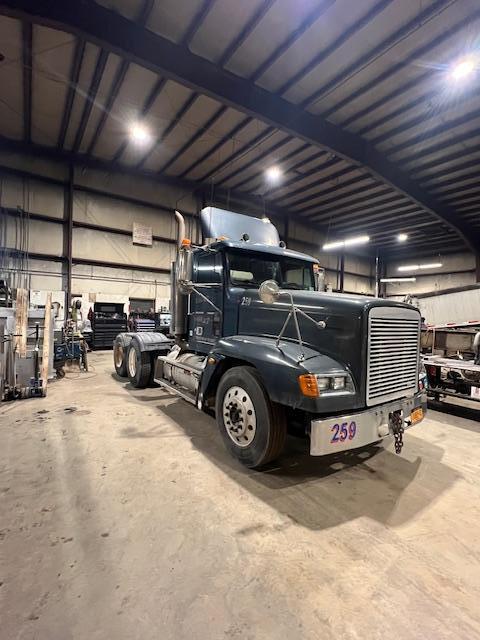 2001 FREIGHTLINER...FLD120 TRUCK TRACTOR VN:07091 powered by Cat C15 diesel engine, equipped with