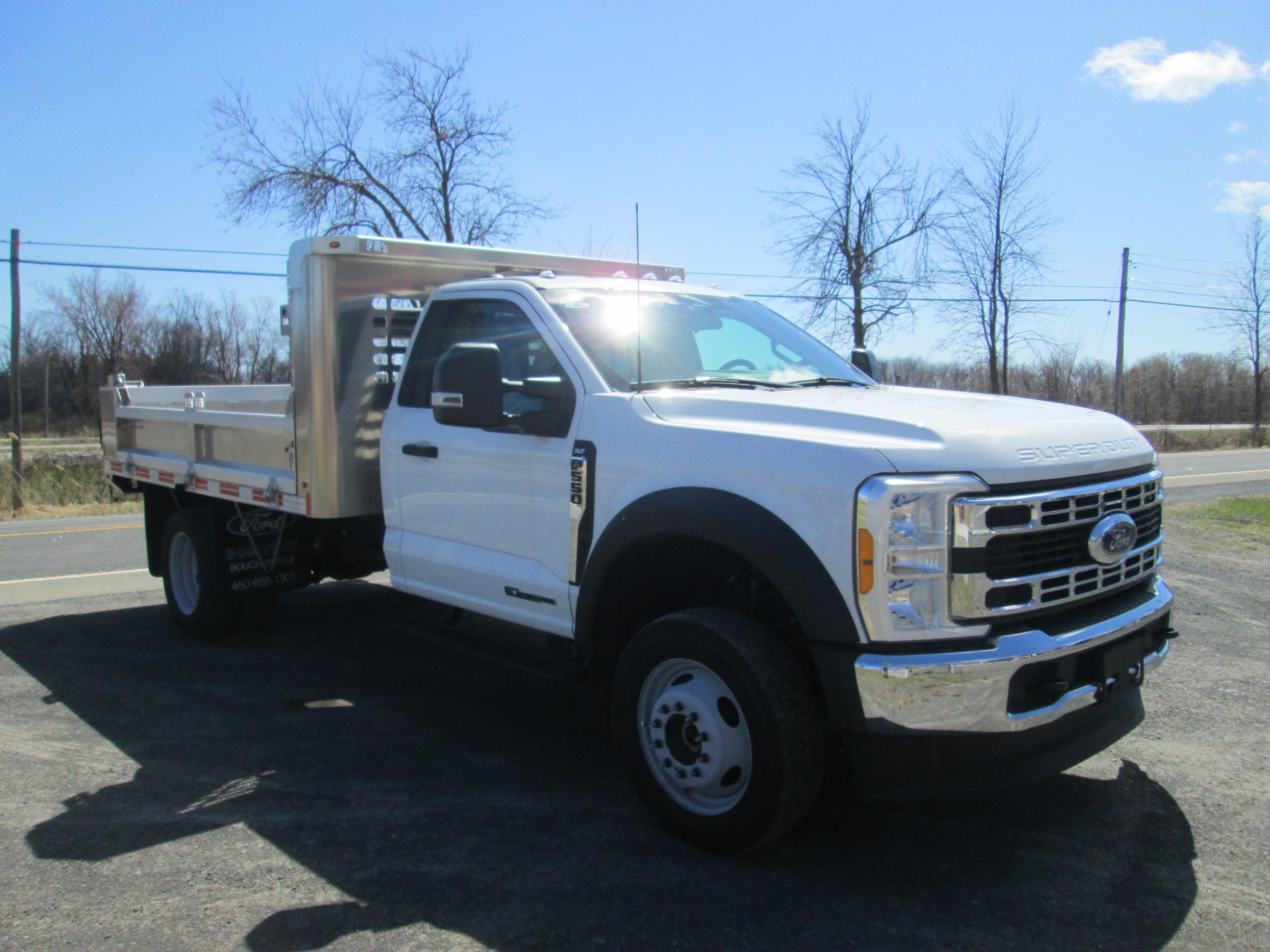 DUMP TRUCK NEW 2023 Ford F550 4x4 S/A dump Truck SN 1FDUF5HT4PEC82759, equipped with 6.7 diesel