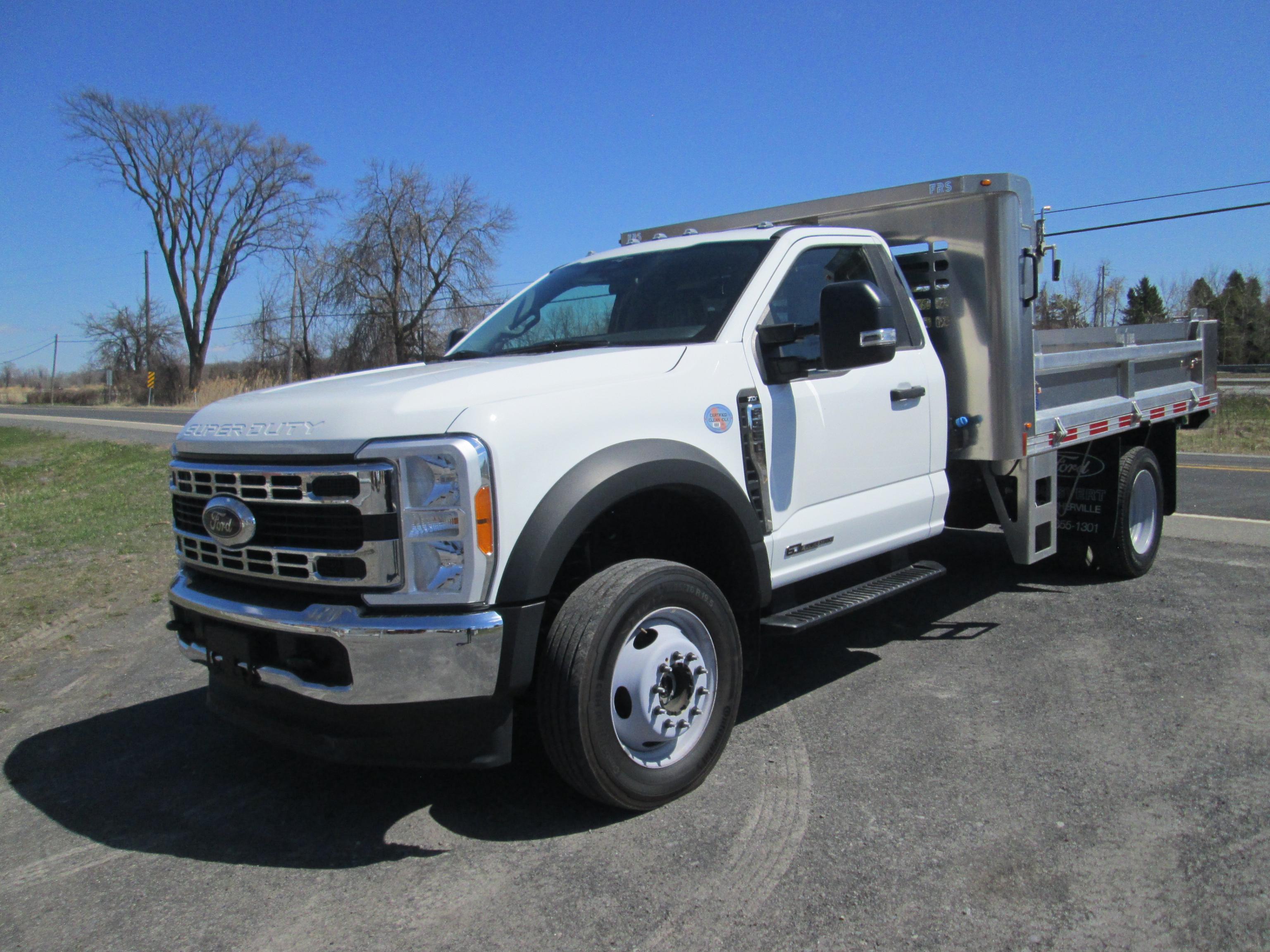 DUMP TRUCK NEW 2023 Ford F550 4x4 S/A dump Truck SN 1FDUF5HT4PEC82759, equipped with 6.7 diesel