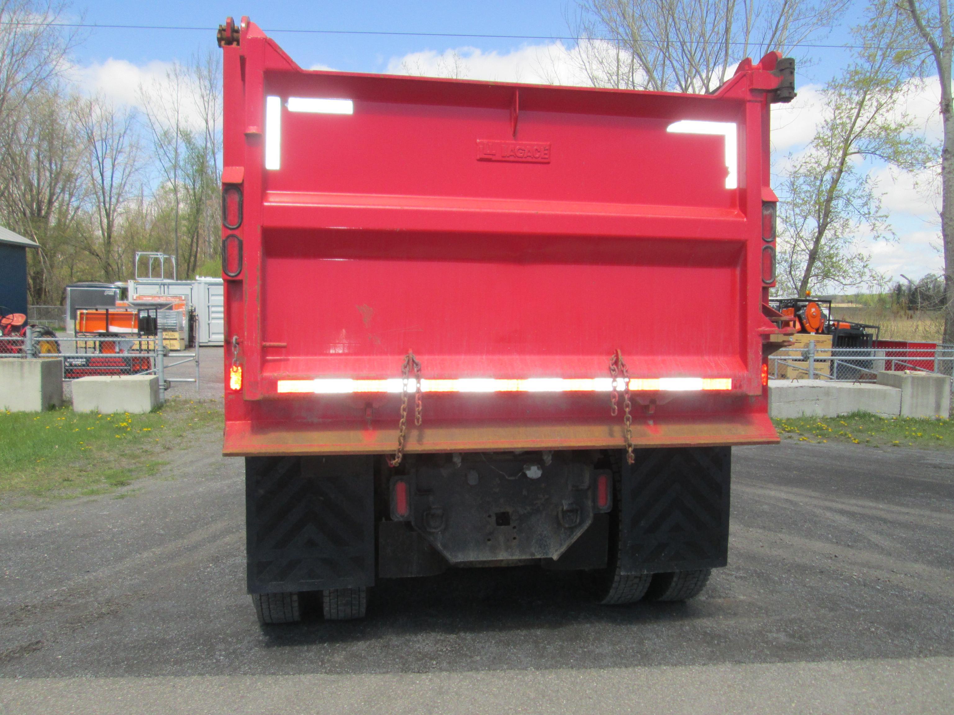 DUMP TRUCK 2014 Freightliner 114SD T/A T/A Dump truck SN 1FVHG3DV6EHFS2622 equipped with Detroit