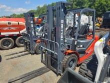 NEW HELI CPYD25 FORKLIFT SN-A5145,... powered by LP engine, equipped with OROPS, 5,000lb lift