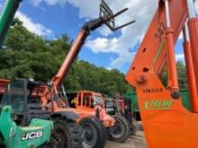 2016 JLG 842 TELESCOPIC FORKLIFT SN:75017 4x4, powered by Cummins diesel engine, equipped with