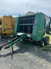 9898 John Deere 375 Round Baler