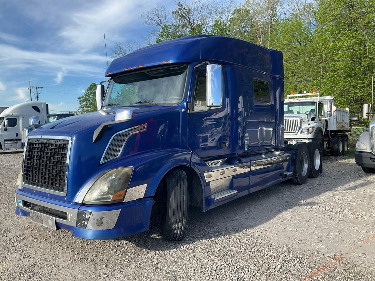 2013 VOLVO VNL64T740 Serial Number: 4V4NC9EH7DN136901