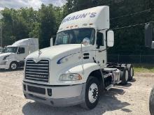 2015 MACK PINNACLE CXU613 Serial Number: 1M1AW02Y9FM048281