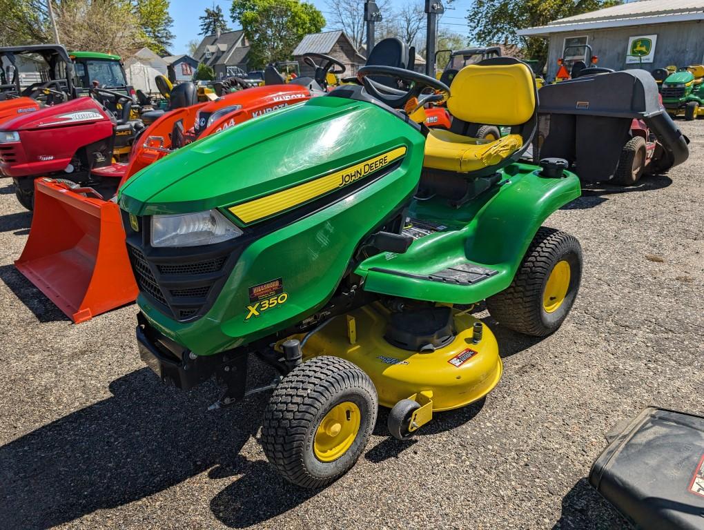 John Deere X350 Lawn Tractor