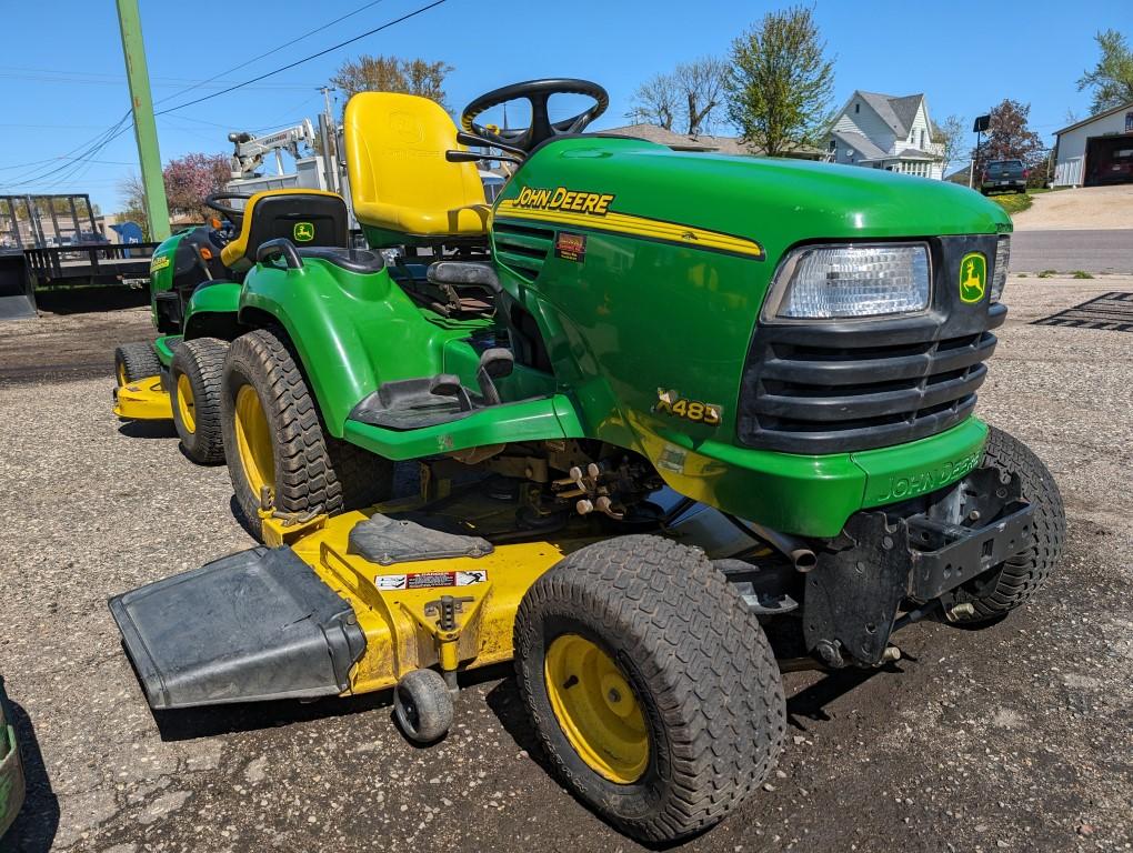 John Deere X485 Lawn Tractor