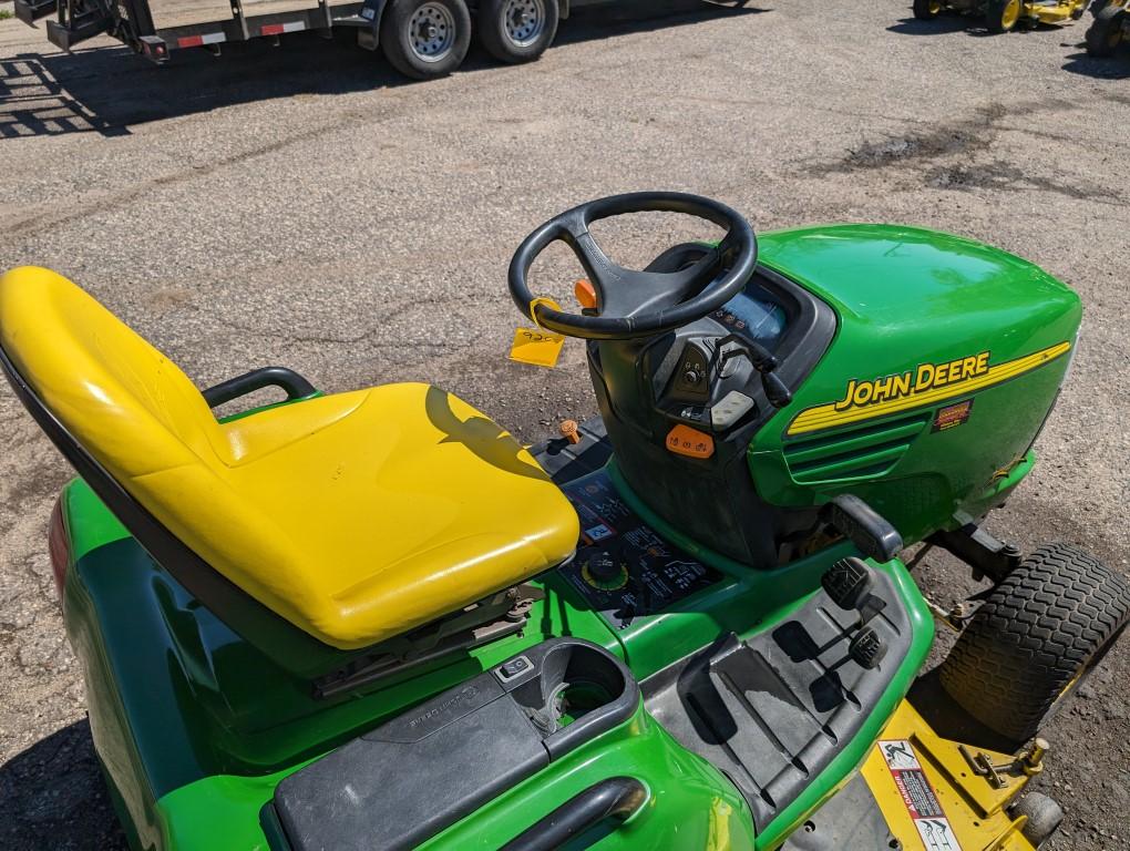 John Deere X485 Lawn Tractor