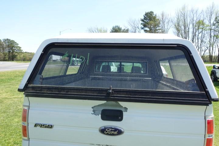 #1101 TRUCK CAP 8' BED 72" WIDE FIBERGLASS SLIDING FRONT AND SIDE WINDOWS R