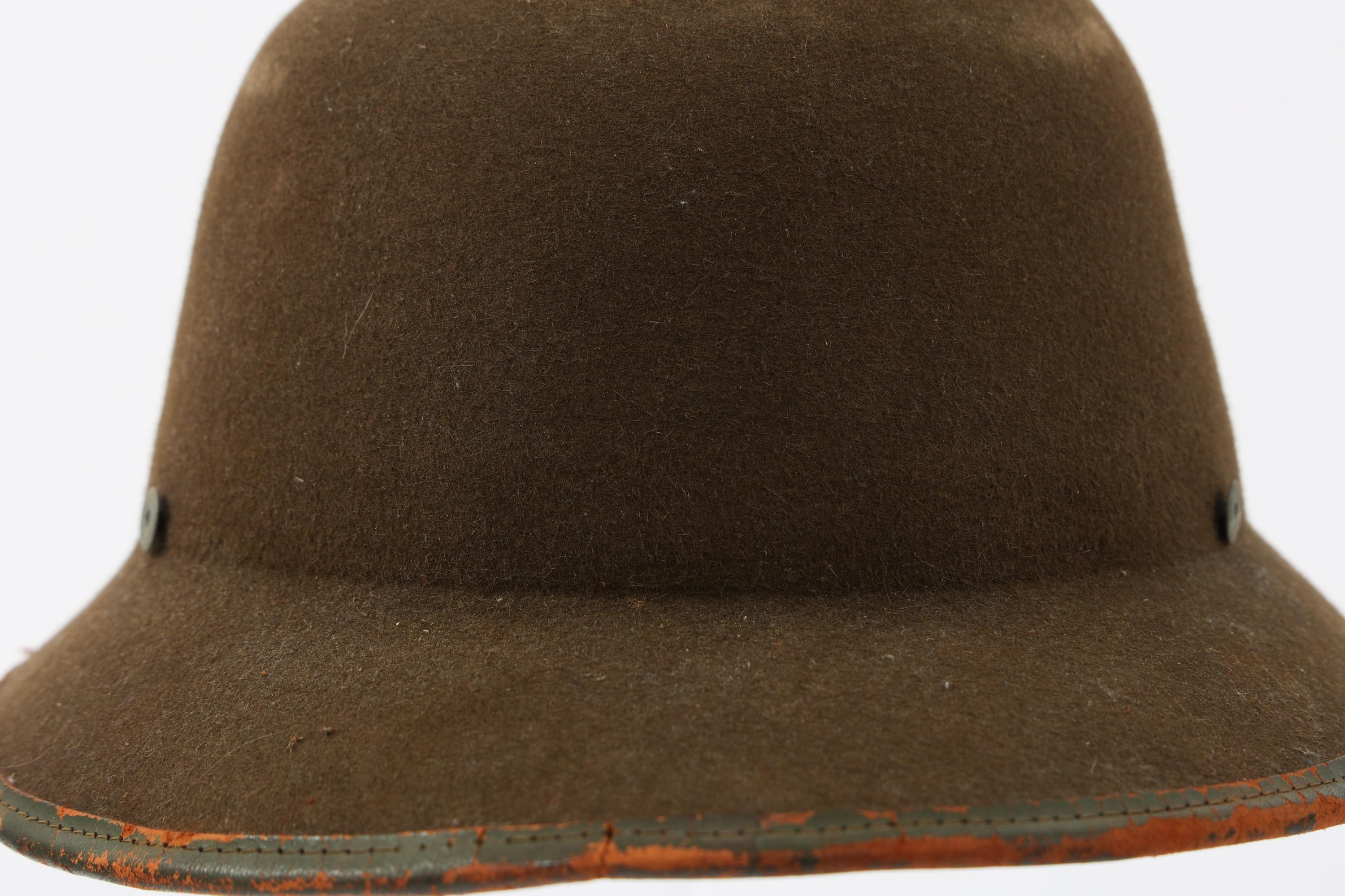 WWII GERMAN HEER 2nd PATTERN PITH HELMET