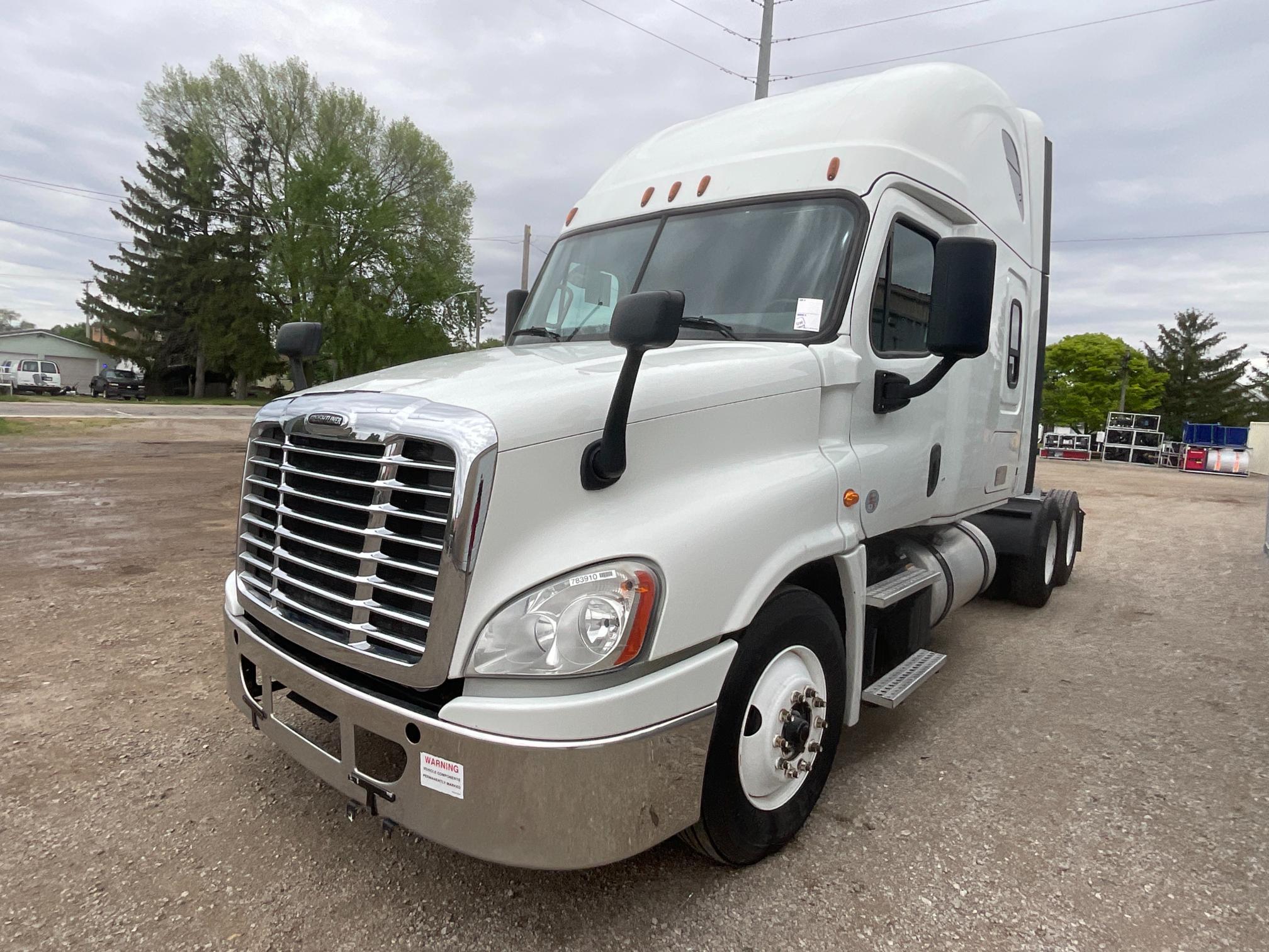 2018 Freightliner CA125 Sleeper