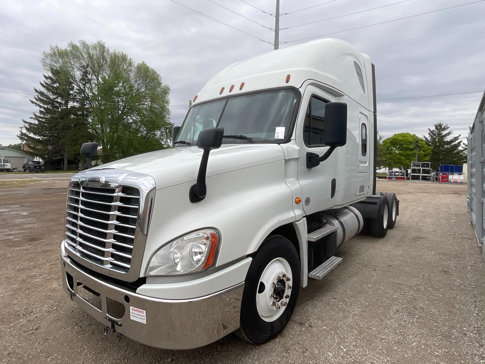 2018 Freightliner CA125 Sleeper