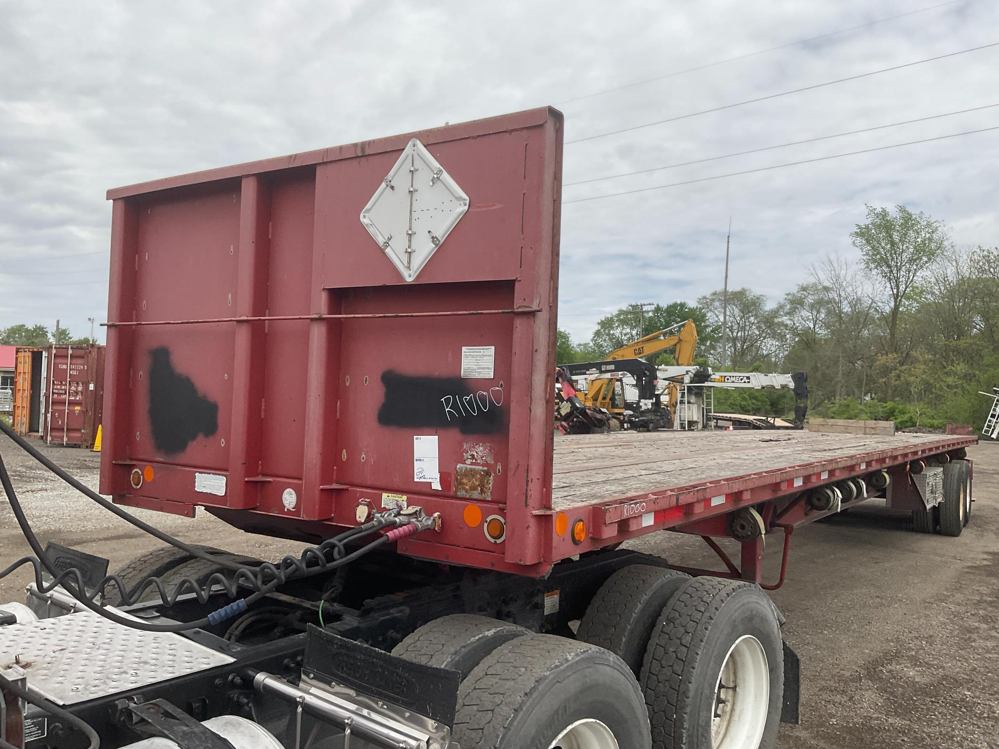 2007 Lufkin Flatbed w/ Moffett Hookup