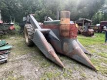 1958 OLIVER ROW CROP 880 NARROW FRONT END TRACTOR WITH NEW IDEA MOUNTED PICKER & SHELLER ATTACHMENT