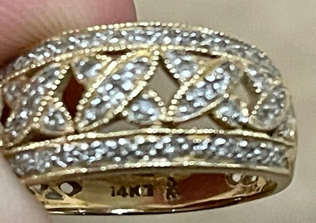 14 K Gold Ladies Ring With Diamonds