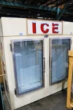 LEER 602UA45MG 73IN. 2-DOOR INDOOR BAGGED ICE MERCHANDISER CASE