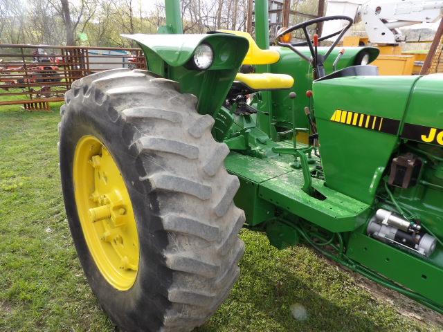 John Deere 2840 Tractor, ROPS, Hi / Lo Transmission, Firestone 18.4-34 Tire