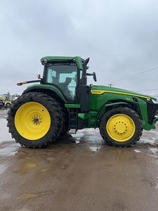 2021 John Deere 8R250 MFWD Tractor With 720 Hrs (pin + manual inside)
