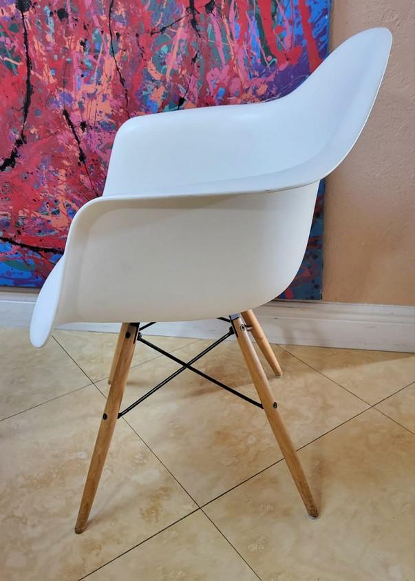 6 HERMAN MILLER Eames Dining Room Wooden Legs Office Chairs